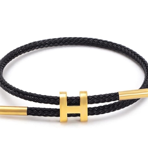 designer Jewelry - Gorgeous H Bracelet 🛍️